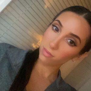 Meet your Posher, Gina